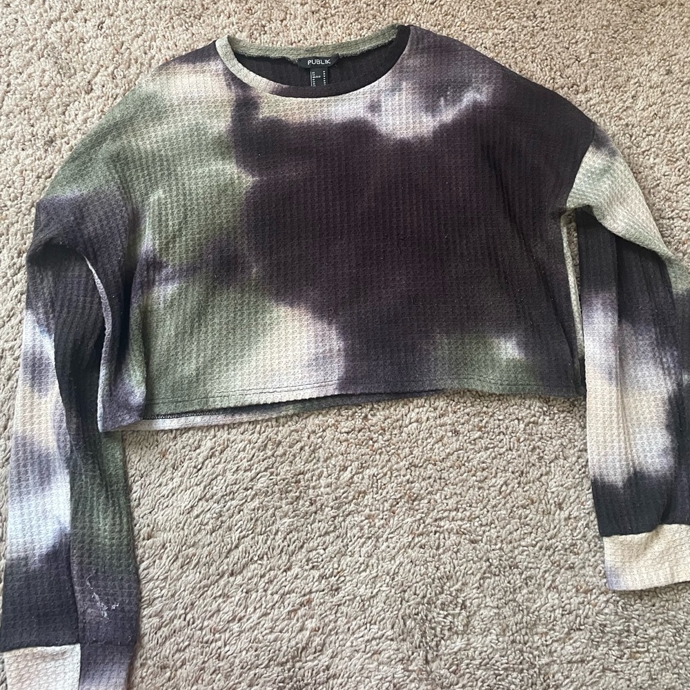 Long sleeve crop top